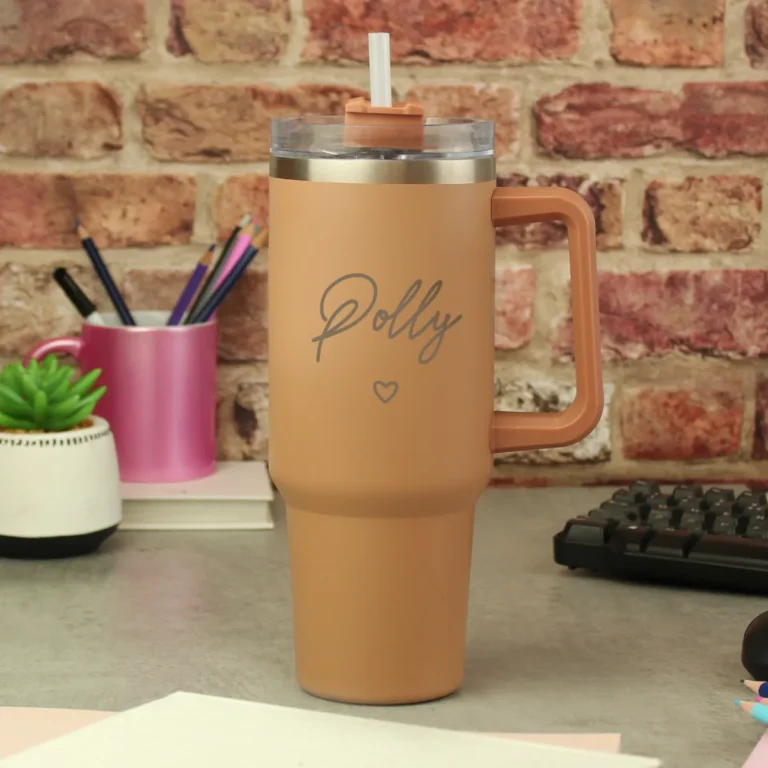 P0104N67 Personalised Heart Motif 40oz Brown Travel Cup